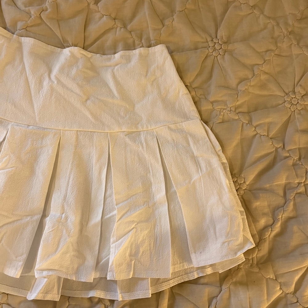 NWT PLEATED MINI SKIRT
